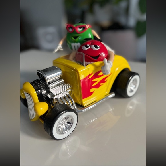 NEW M&M's Car Candy Dispenser Rebel
Without a Clue Yellow Hot Rod Dragster 1990 - Picture 4 of 9